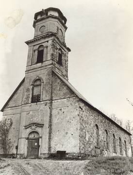 Remtes baznīca ap 1985.gadu. Oriģināla glabātājs: Jaņa Rozentāla Saldus vēstures un mākslas muzejs